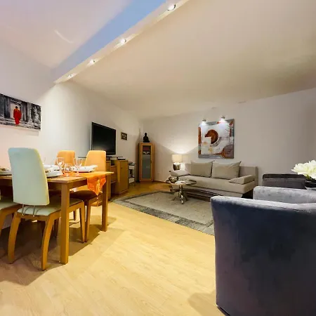 Altstadthaus Buddha *